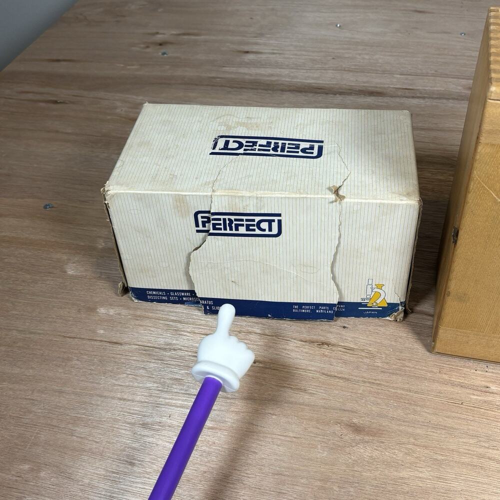 VTG Perfect Microscope Model 804‎ Japan Turret 750X w/ Specimen Slides Wood Box - Picture 11 of 12